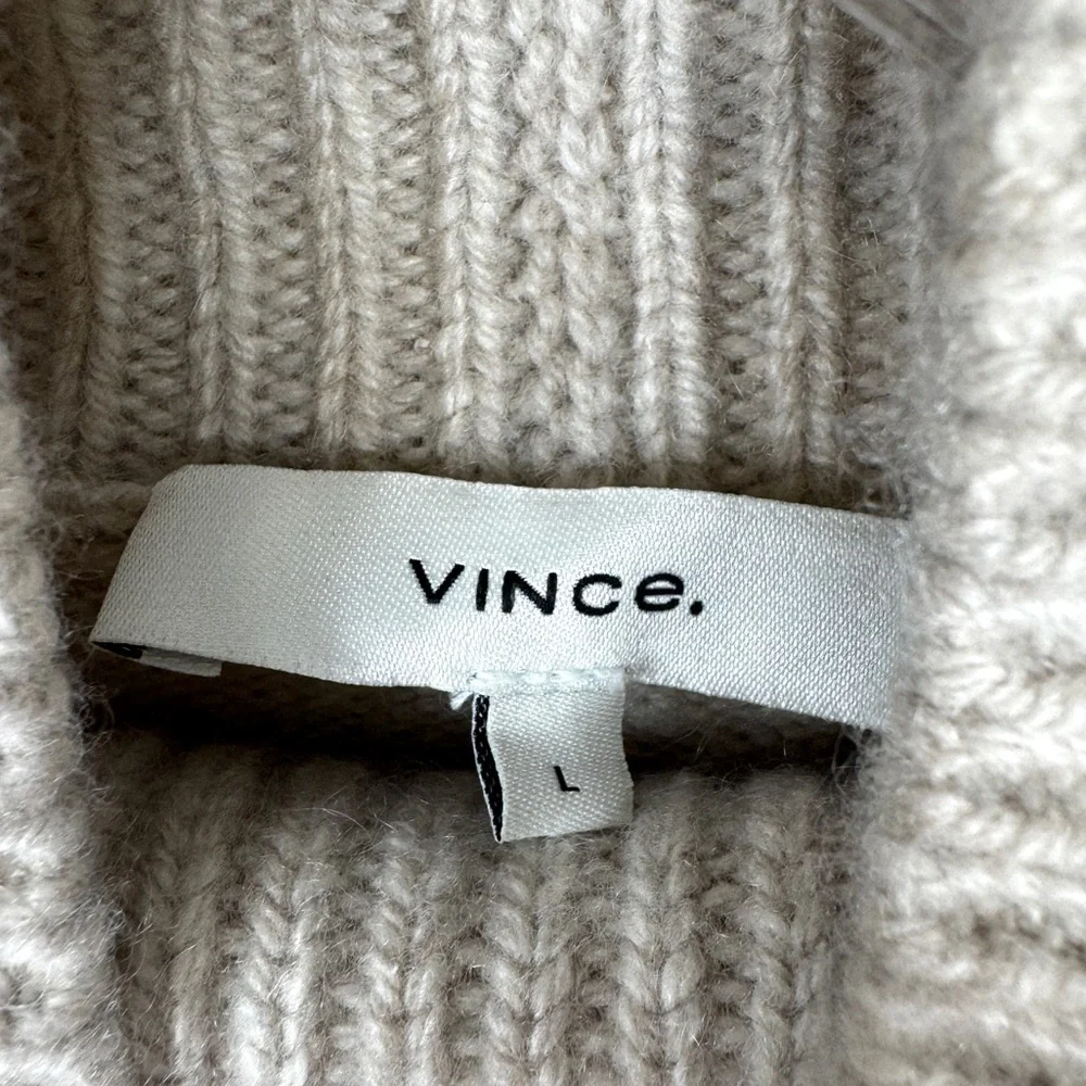 VINCE 100% Cashmere Soft Turtleneck Sweater NEW Size L Oatmeal